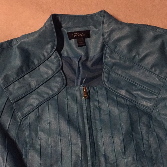 Turquoise jacket - Picture 2 of 4